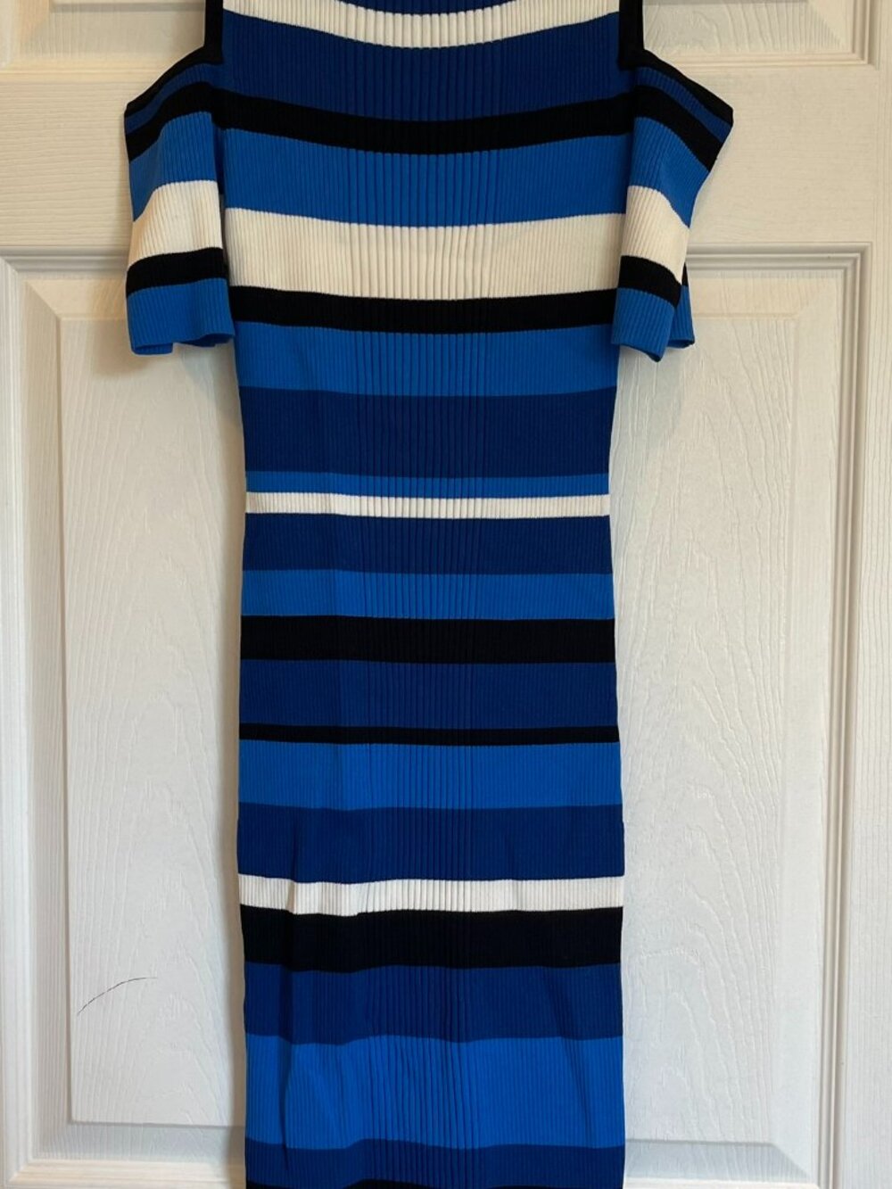 Karen Millen: long dress form fitting